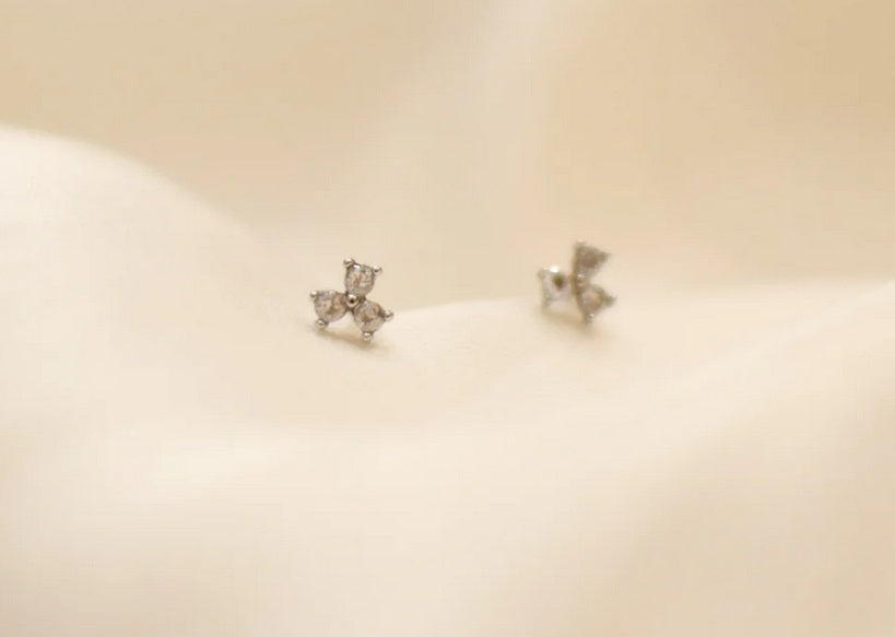 La paire de boucles d'oreilles puce "Aly"