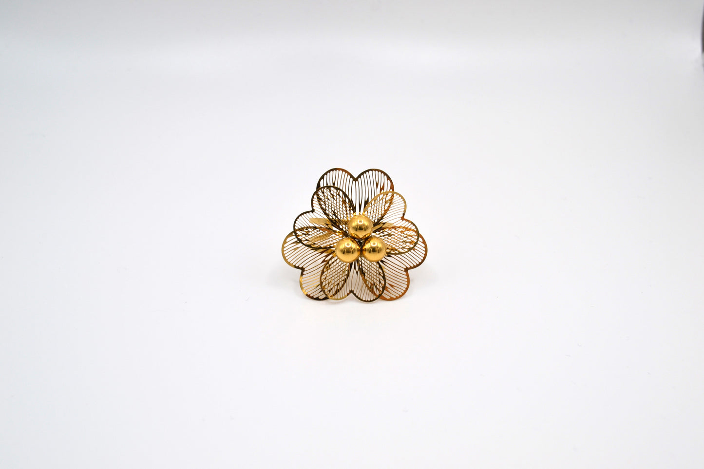 La bague "Camélia"