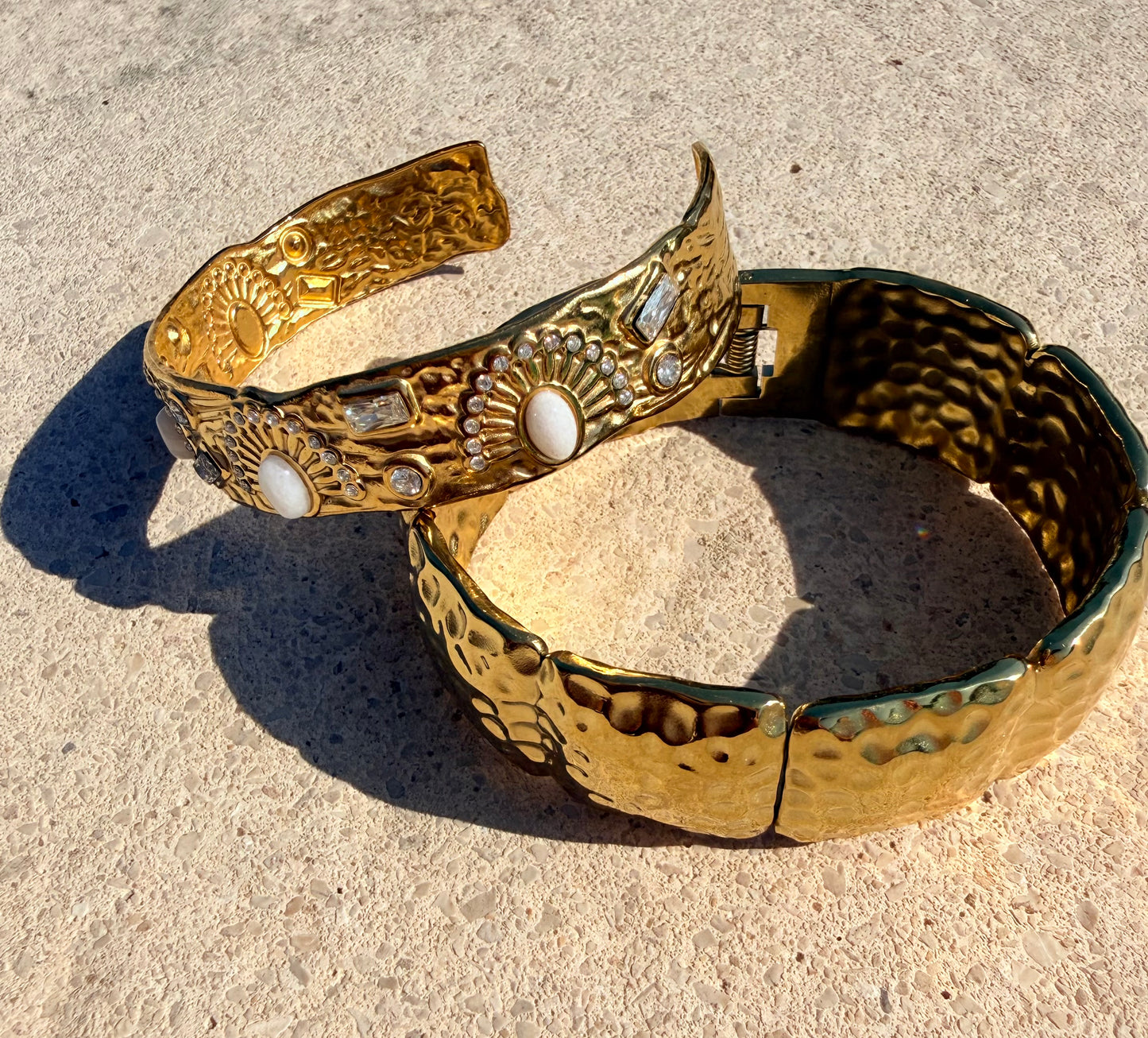 Le bracelet type manchette IRINA
