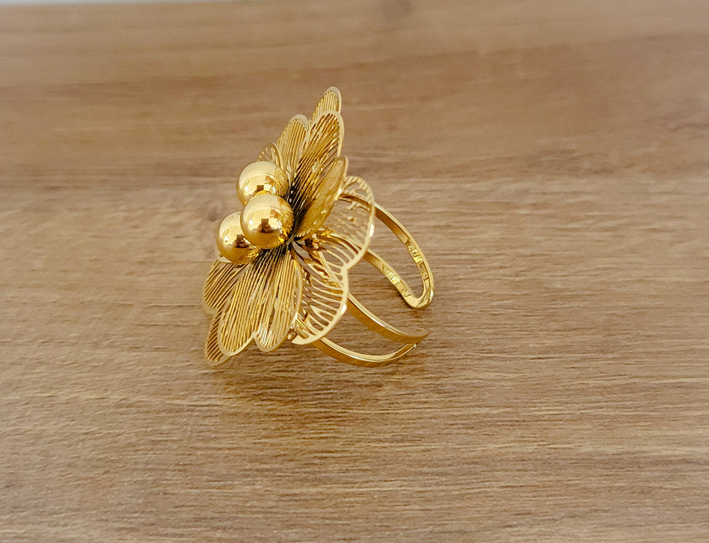 La bague "Camélia"