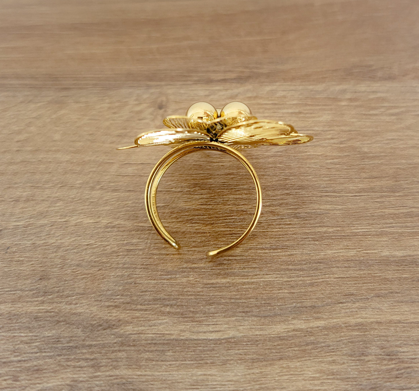 La bague "Camélia"