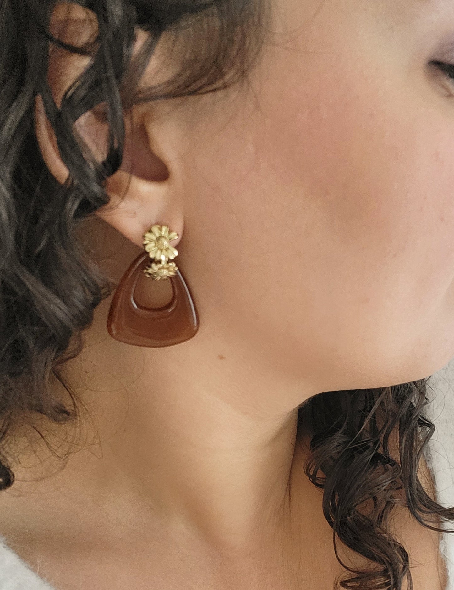 Les boucles d'oreilles "Alma"