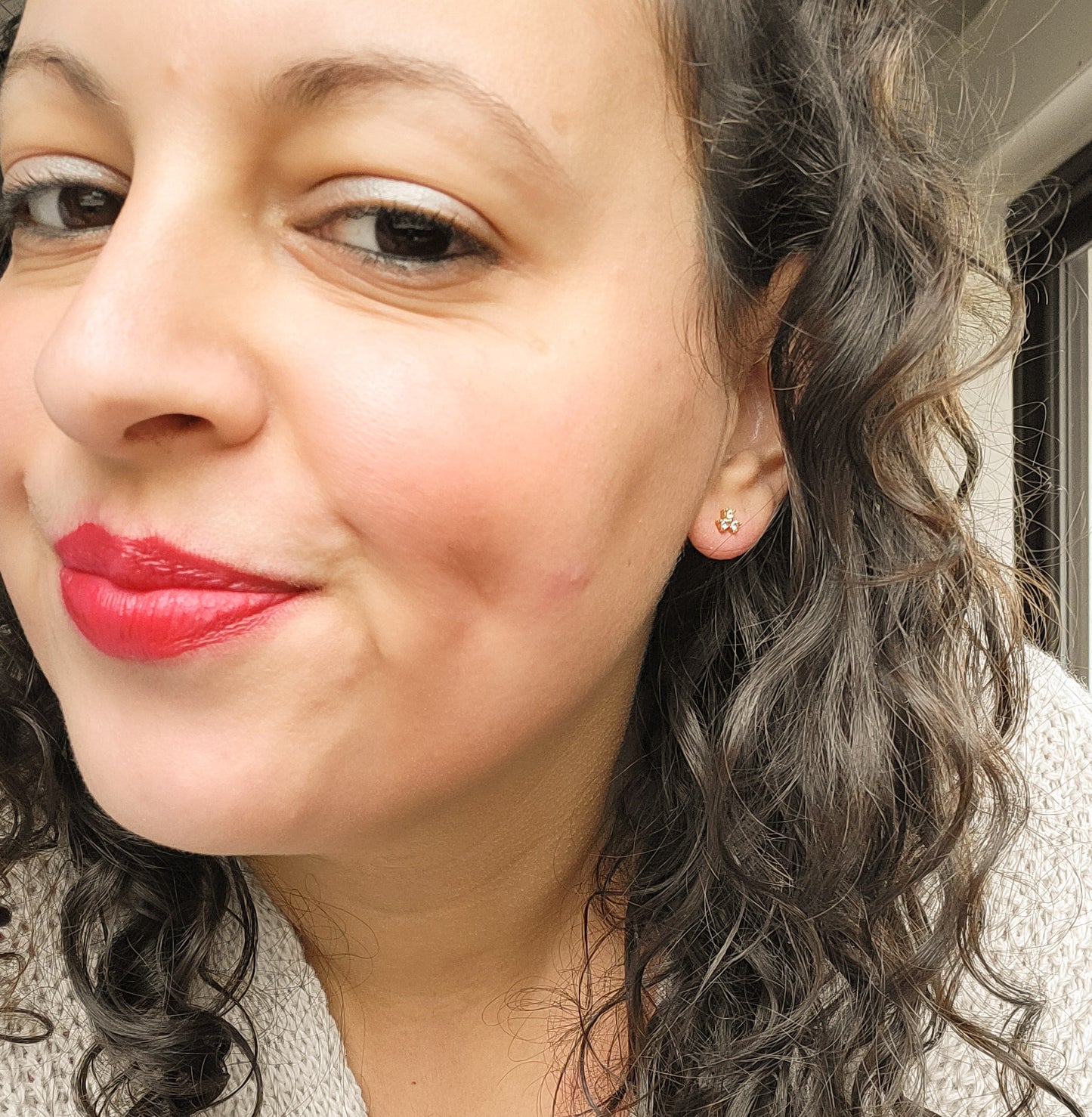 La paire de boucles d'oreilles puce "Aly"