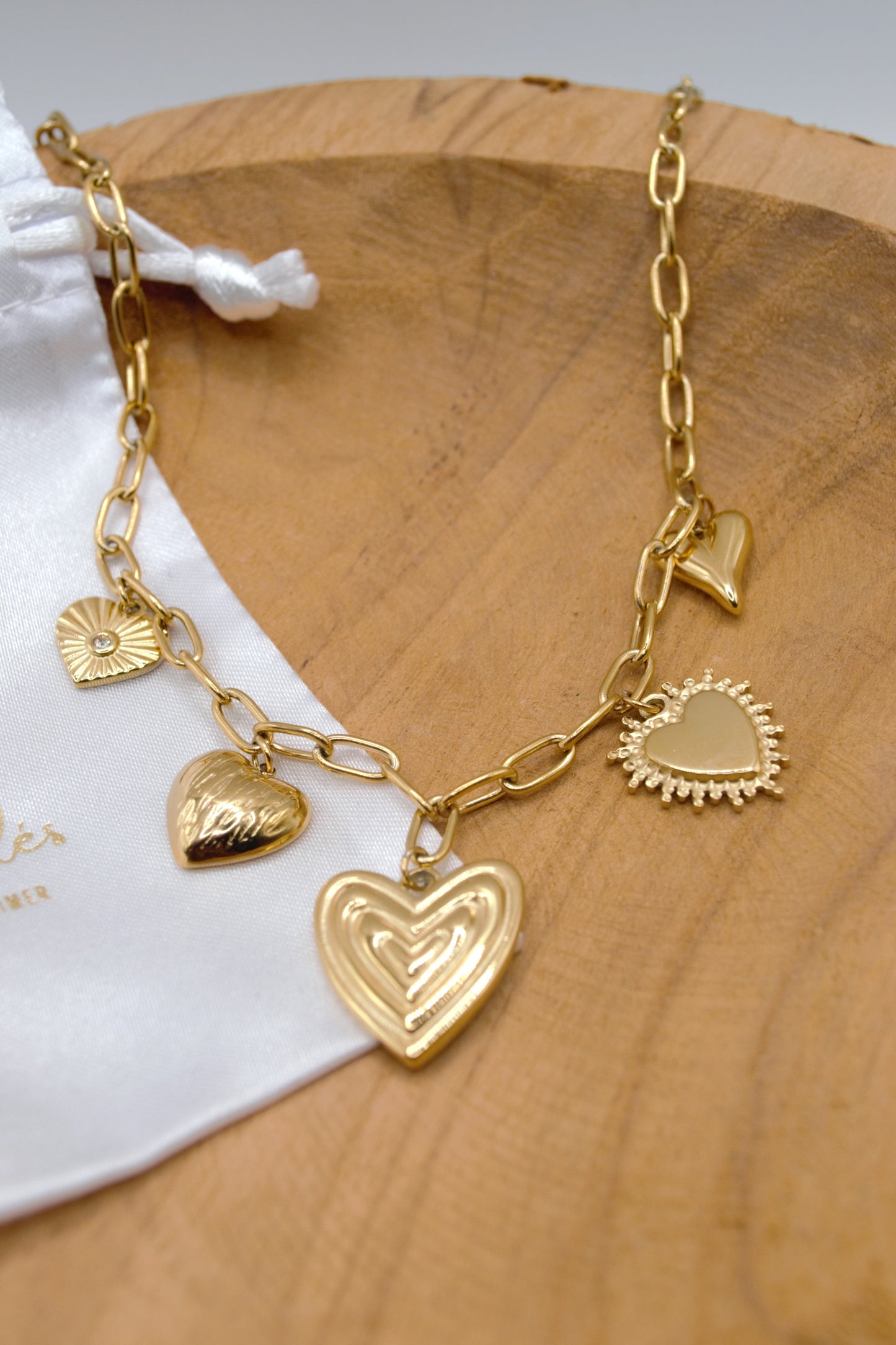 Le collier "charmant"
