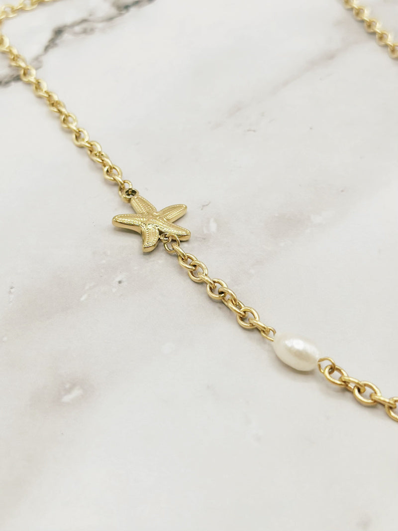 Le collier court coquillage et crustacé