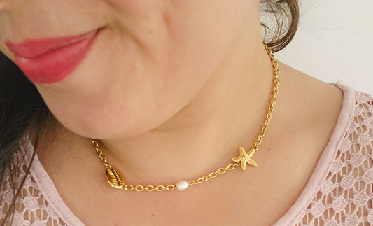 Le collier court coquillage et crustacé