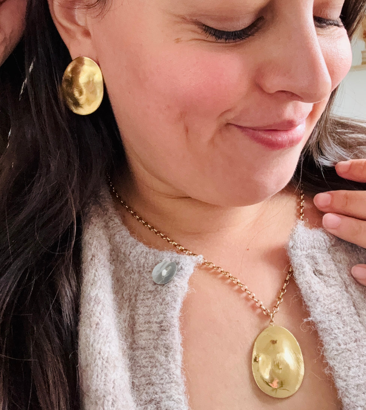 Les boucles d'oreilles ORNELLA
