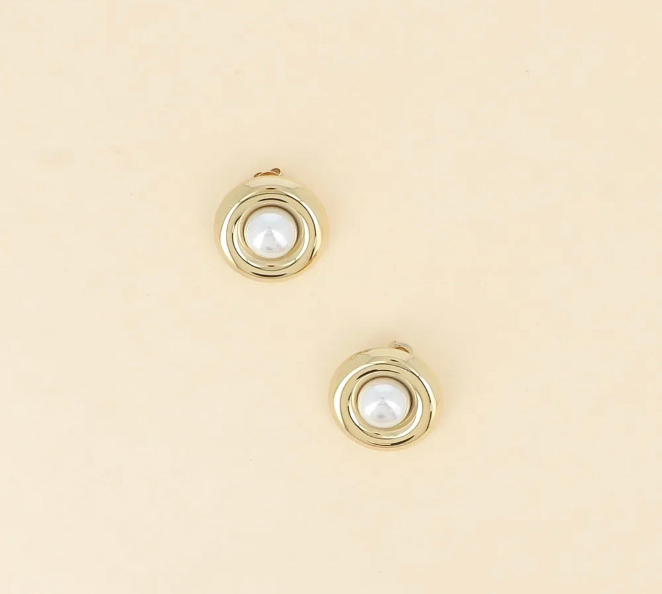 Les boucles d'oreilles ZORIA