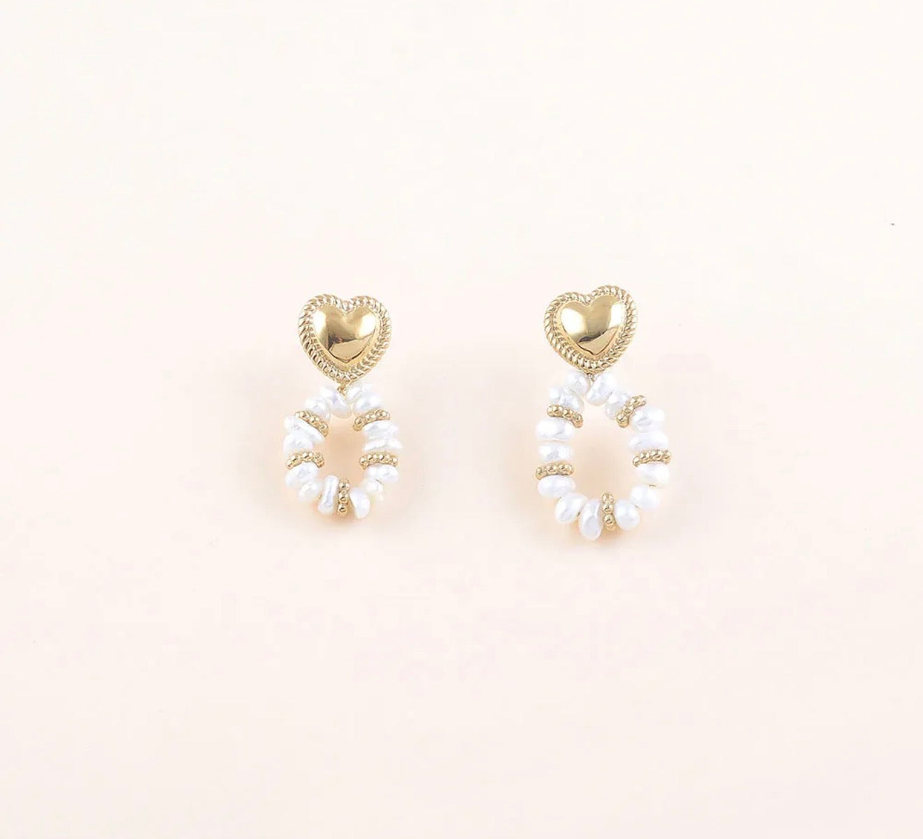 Les boucles d'oreilles DAKOTA
