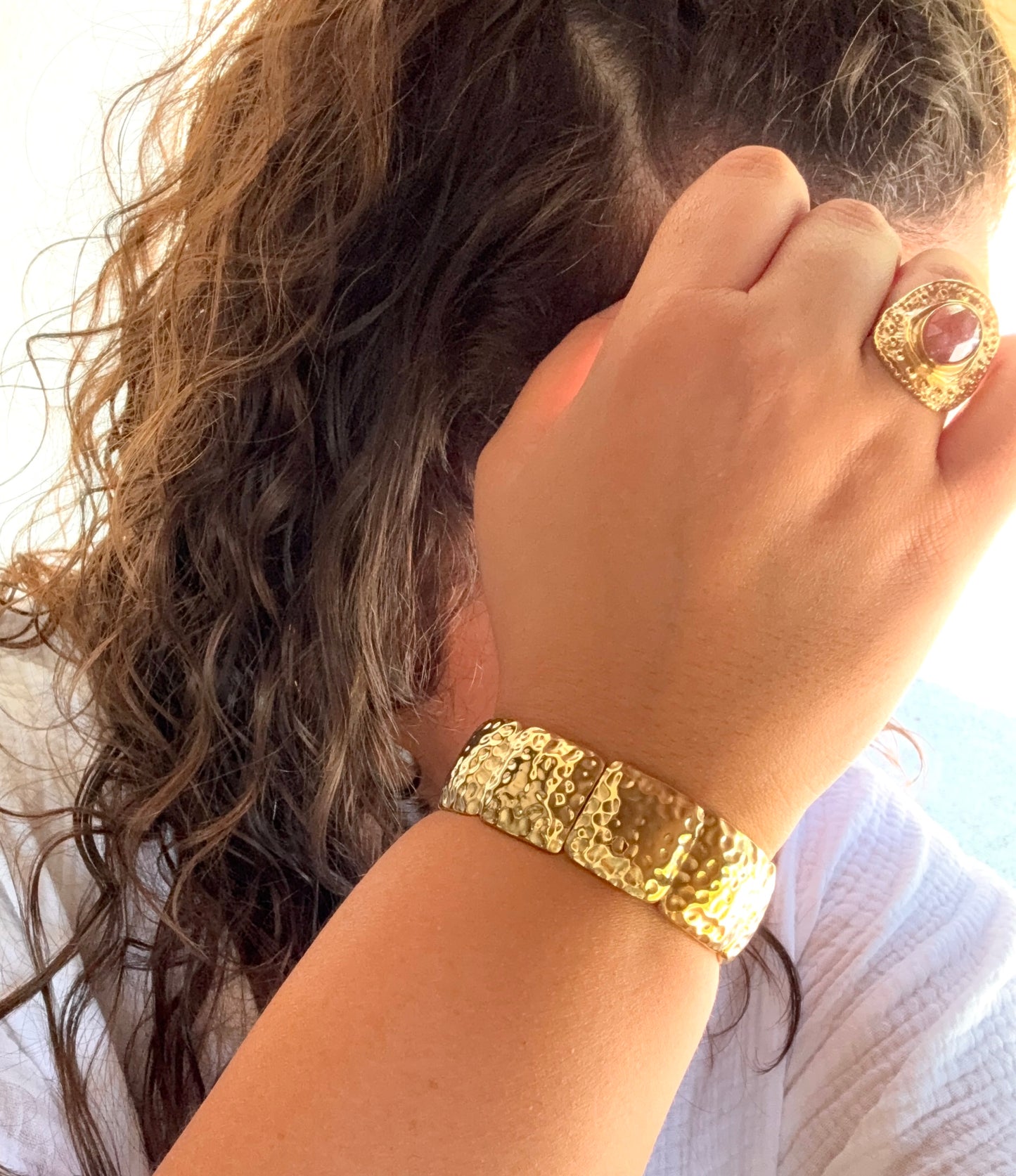Le bracelet type manchette IRINA