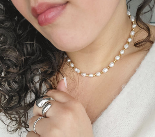 Le collier "Mona" en perles d'eau douce