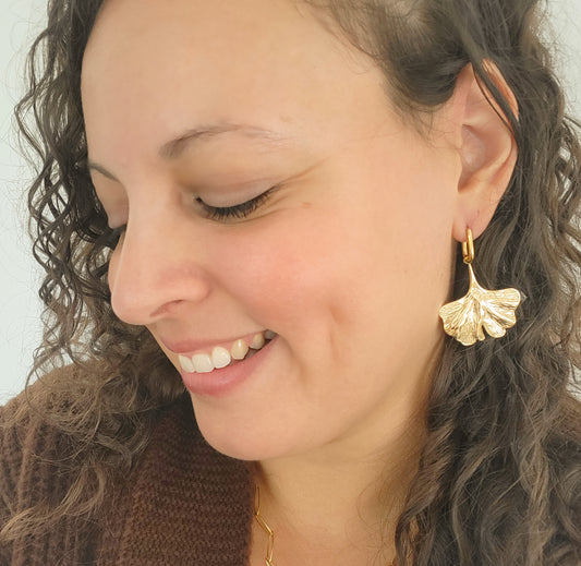 Les boucles d'oreilles "Gingko"