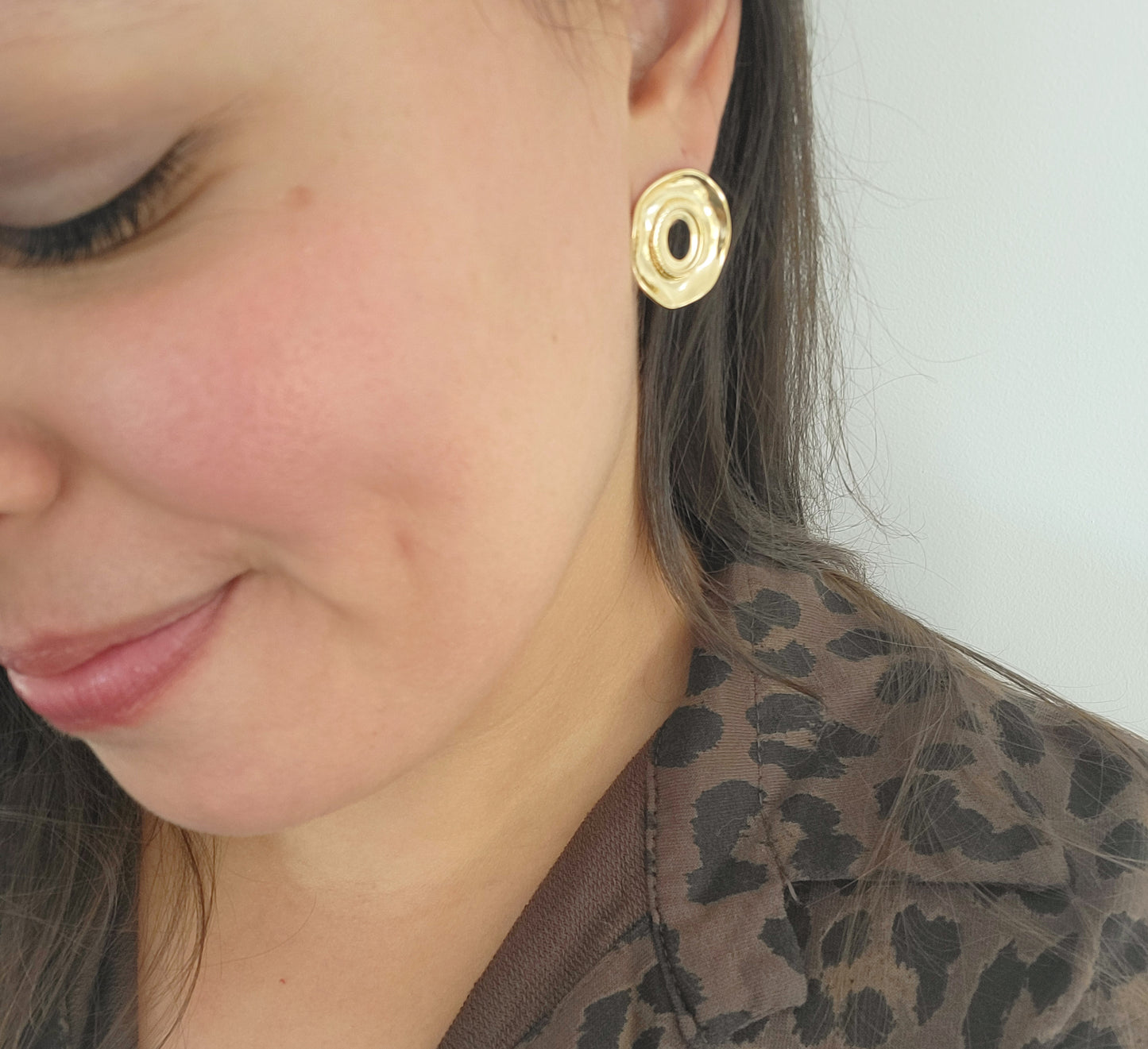 Les boucles d'oreilles AGLAE