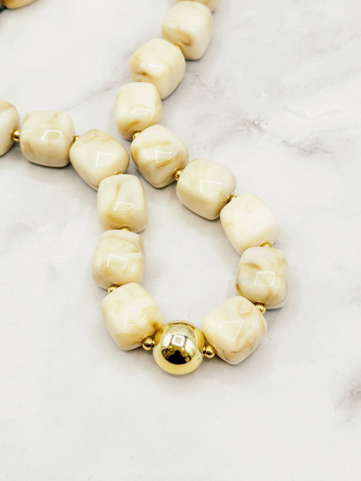 Le collier MARILOU - Beige